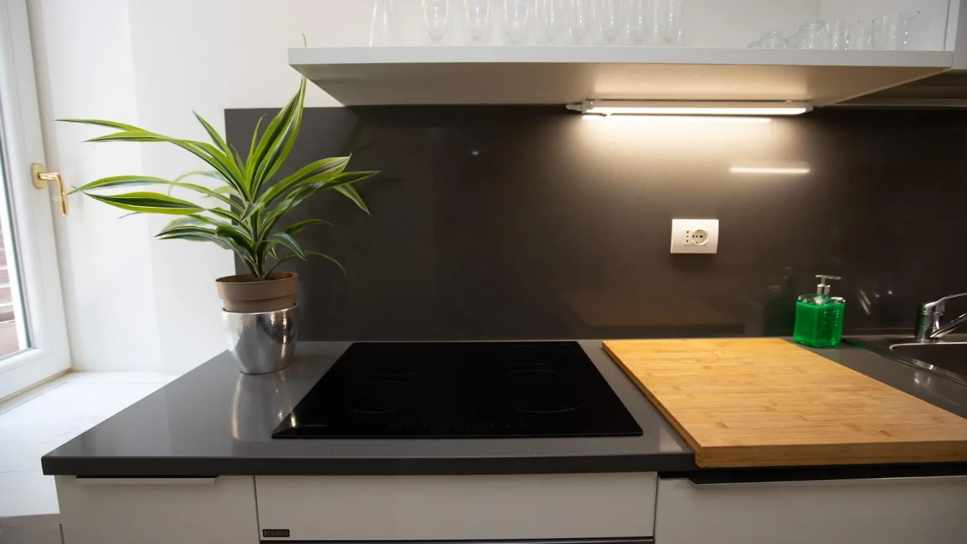 Deluxe Spanish Steps Rome Apartment