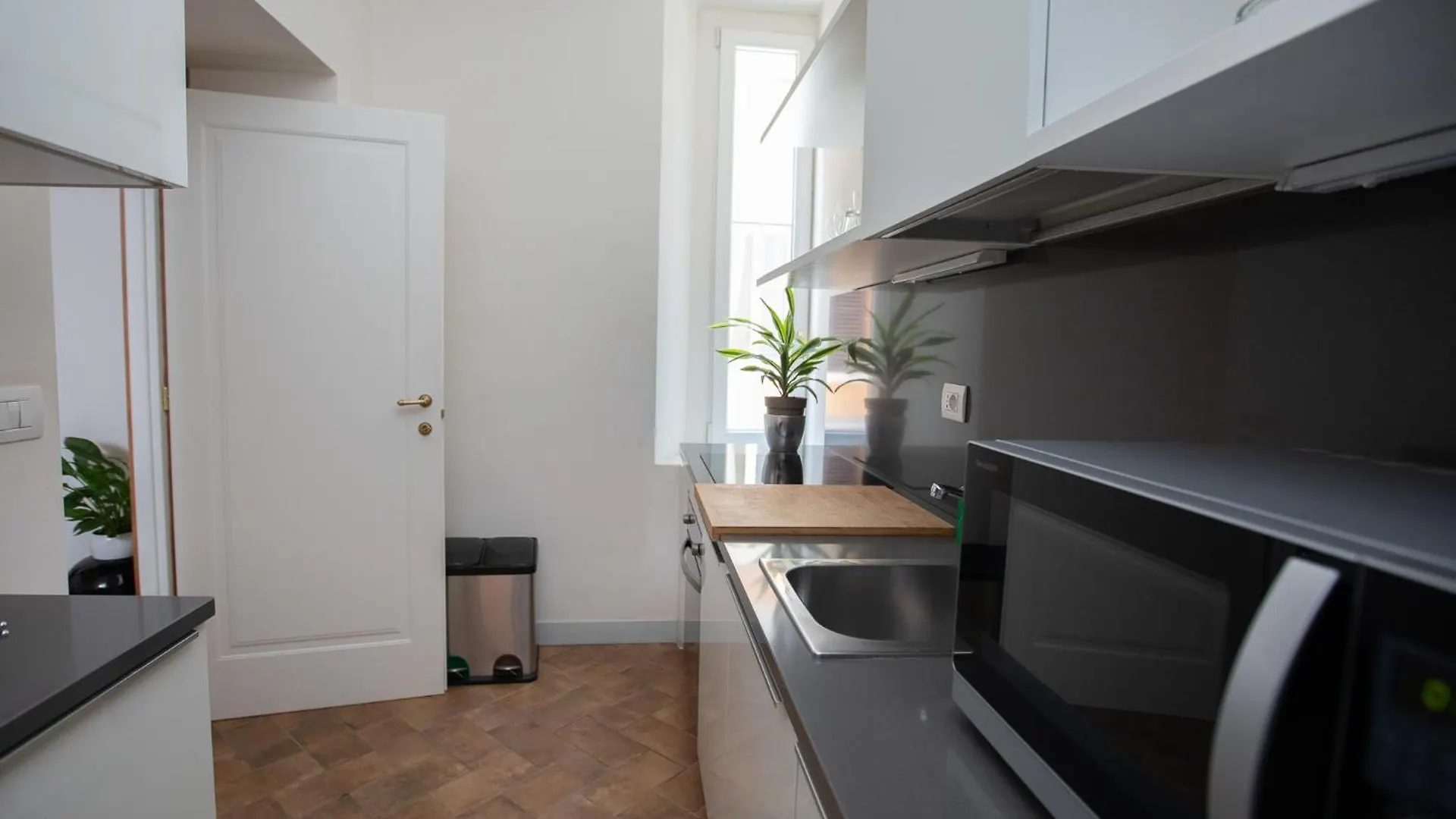 Deluxe Spanish Steps Rome Apartment