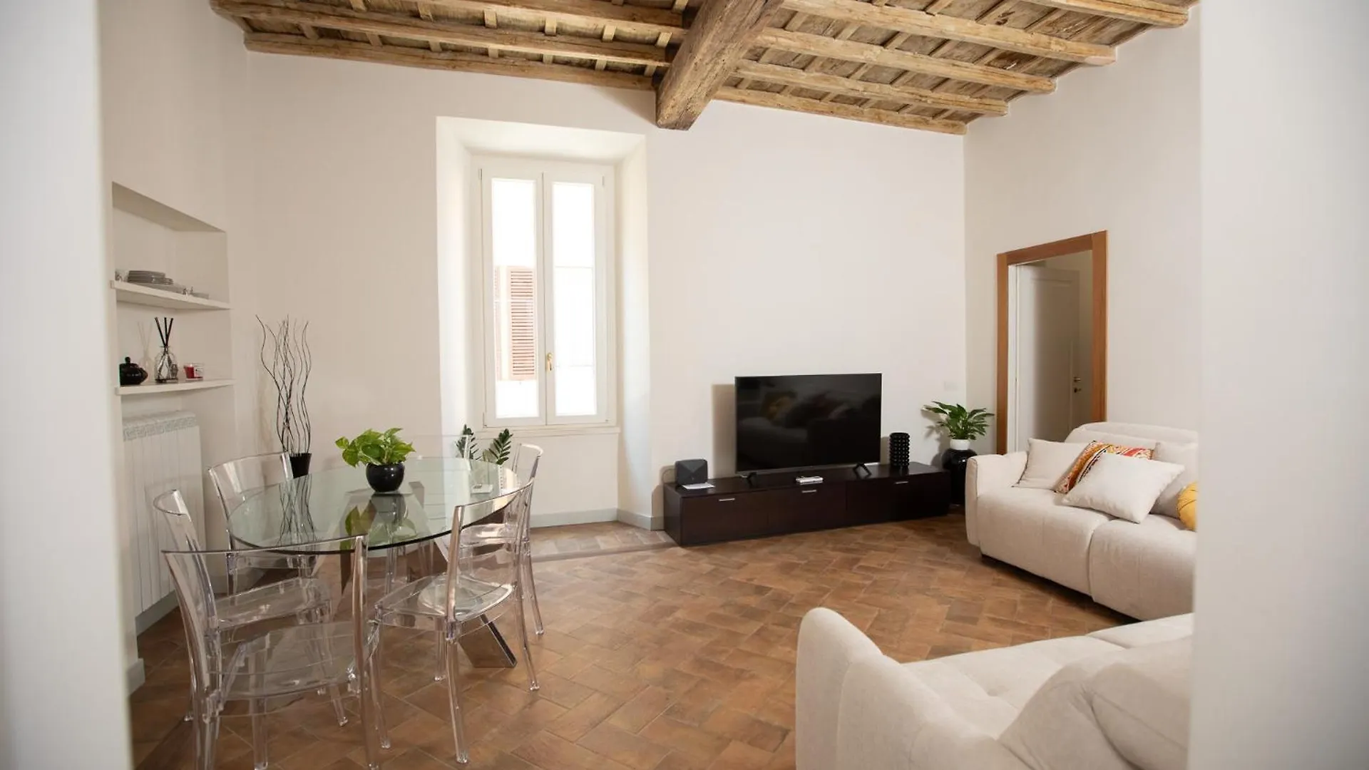 Deluxe Spanish Steps Rome Apartment